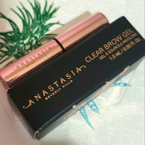 Anastasia Beverly Hills Other - ANASTASIA BEVERLY HILLS CLEAR BROW GEL LIGHTWEIGHT SETTER.